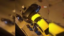 Bursa'da aracına çarpan taksi sürücüsünü böyle dövdü