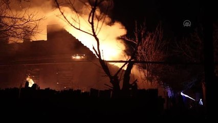 Bahmut'ta yerleşim yerine isabet eden füze, yangına neden oldu