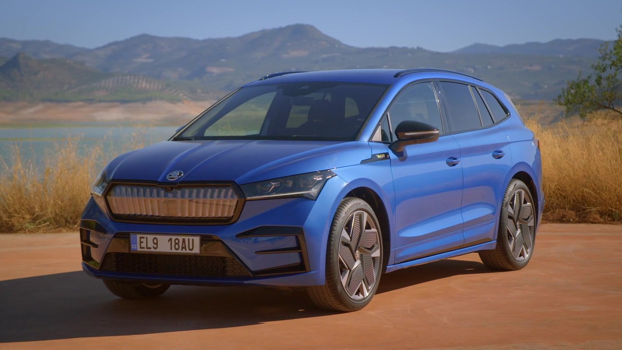 The new ŠKODA ENYAQ RS iV Design in Race Blue