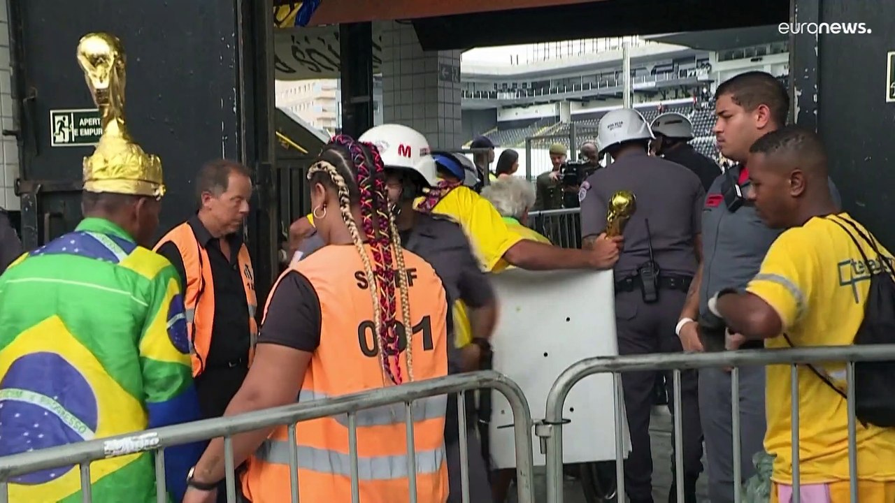 Thousands of fans queue for hours to pay their last respects to king of football