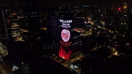 Langit KL disinari cahaya LED poster gergasi Ajith Thunivu