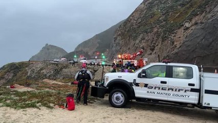 Kaliforniya'da bir araç uçurumdan aşağı yuvarlandı - 4 kişi ağır yaralı