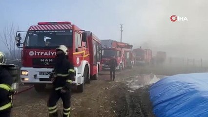 Ahır olarak kullanılan binanın üst katında yangın çıktı, faciadan dönüldü