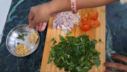 सर्दियों में खायी जाने वाली बथुआ - चना दाल | Sagpaita | Bathua-Chana Daal Recipe | Meenus recipes