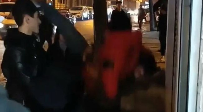 Esenyurt’ta sokak ortasında kavga 