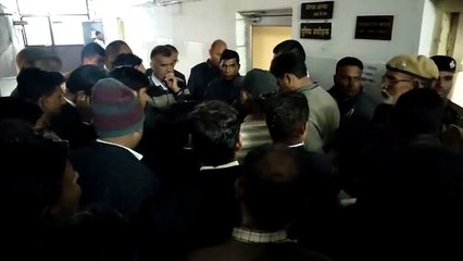 चूरू में वकील व महिला थाना​​धिकारी के बीच हुआ विवाद