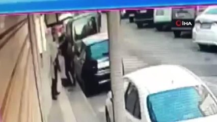 Fatih'te husumetlisine kurşun yağdırdı.. O anlar kamerada