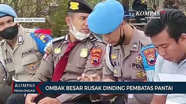 Ombak Besar Rusak Dinding Pembatas Pantai