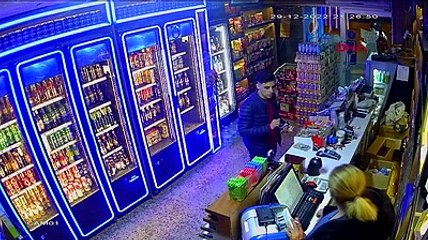 Tekel bayii işleten kadın, kendisine cinsel ilişki teklifi eden şahısı tokatlayarak kovdu