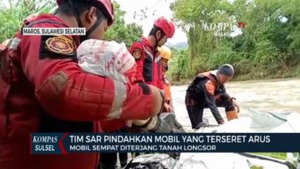 Tim Sar Pindahkan Mobil Yang Terseret Arus