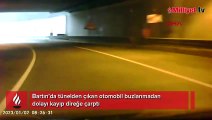 Otomobilin buzlanan yolda kaza yaptığı anlar kamerada