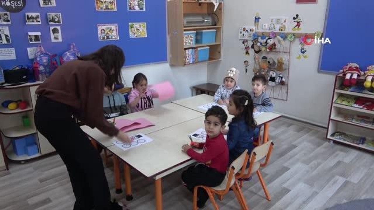 Karabük'te anneler ve çocukları aynı çatı altında eğitim görüyor