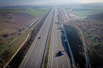 Bursa'da sisin etkili olduğu yoldaki zincirleme kazada 9 araç birbirine girdi, 7 kişi yaralandı