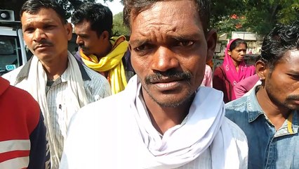 ट्रांसफार्मर खराब होने से अंधेरे में गांव