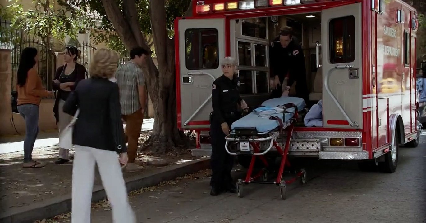 Grace and Frankie - Se3 - Ep12 - The Musical HD Watch