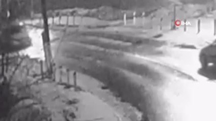 Rusya'da hemzemin geçitte beklemeyen araca tren çarptı: 3 ölü