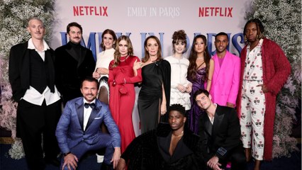 GALA VIDÉO - Emily in Paris : une star de la série de Netflix bientôt dans la peau de James Bond ?