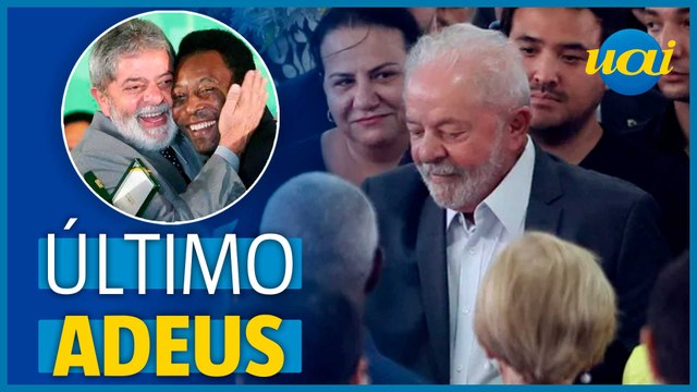 Lula participa do velório de Pelé na Vila Belmiro