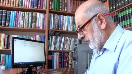 Sigara parasıyla kitap aldı: Evi kütüphaneye dönüştü