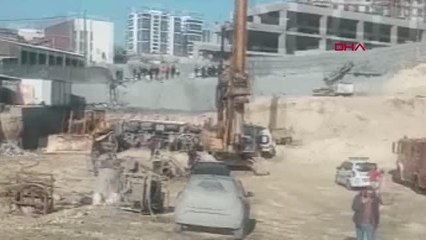 BAŞAKŞEHİR'DE HAFRİYAT KAMYONU ŞANTİYA ALANINA DEVRİLDİ