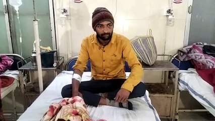 पुलिस ने जूते व पट्टे से युवक को पीटा, अस्पताल में भर्ती