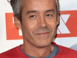 Un journaliste de l'émission "Quotidien" animée par Yann Barthès "projeté au sol" en Ukraine