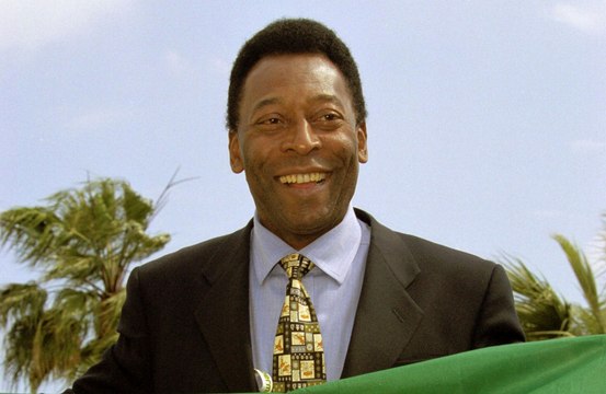 Decenas de miles de personas dicen adiós a Pelé, que será enterrado este martes