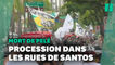 Les Brésiliens accompagnent en masse la dernière procession de Pelé