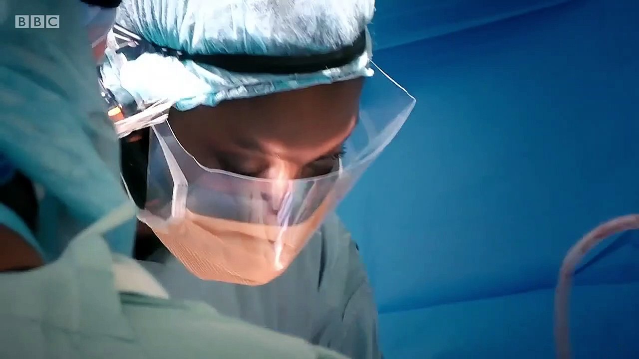 Surgeons - At the Edge of Life - Se3 - Ep01 HD Watch