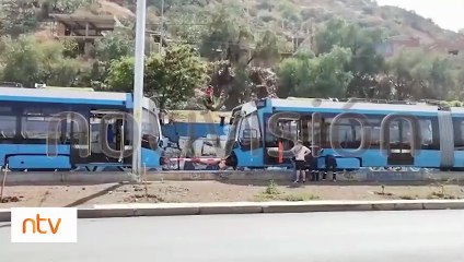 Tren Metropolitano: Remolcaron un vagón de la línea roja del tranvía
