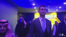Al-Nassr, Cristiano Ronaldo için taraftarlara açık imza töreni düzenledi