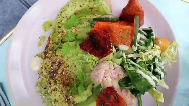 PARIS TRAVEL VLOG _ Indian Girl Traveling Solo in Paris_ _KikiInParis Ep 1(360P)