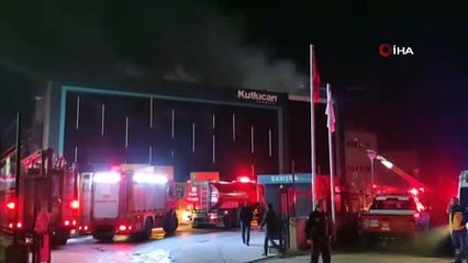 Tekstil fabrikasında korkutan yangın
