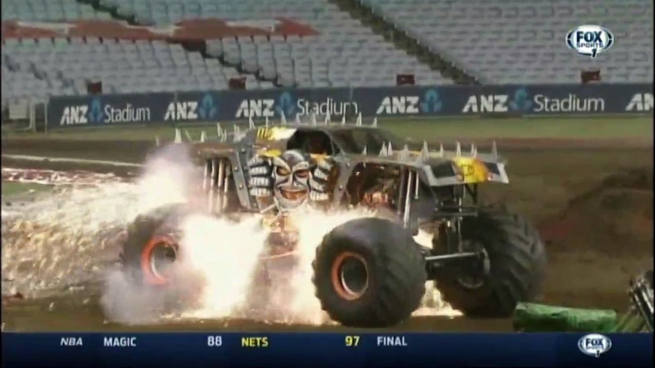 Monster Jam MAX-D Corkscrew Attempt Sydney 2013