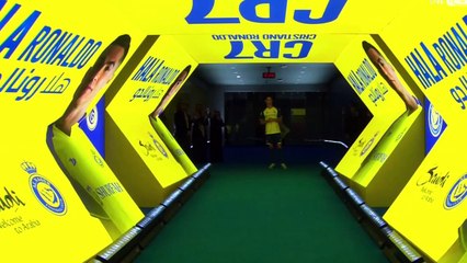 رونالدو ينطق العربية وجمهور النصر يصيبه بالجنون..محطات من الاستقبال التاريخي