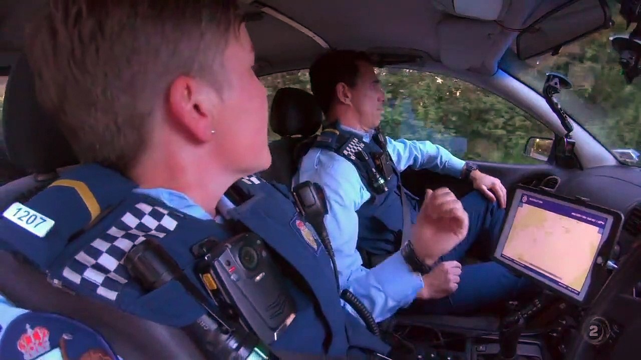 Wellington paranormal - se1 - ep02 - aliens hd watch