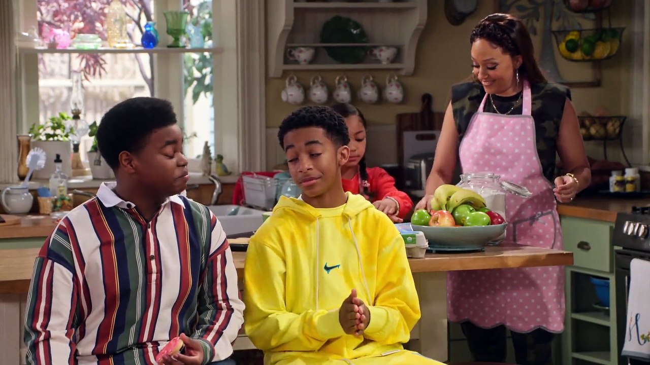 Family Reunion - Se4 - Ep05 HD Watch