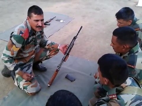 5.56 mm INSAS RIFLE IP. Insas rifle ki Chal aur roken hindi mein