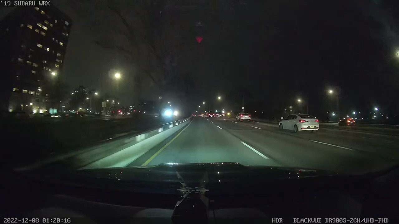La vérification des pauses de voiture dans le trafic obtient un karma instantané