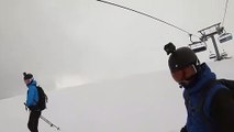 Un skieur se fait renverser par un télésiège lors de la dernière course