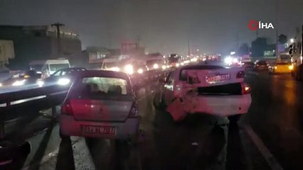 9 araç birbirine girdi; yol savaş alanına döndü