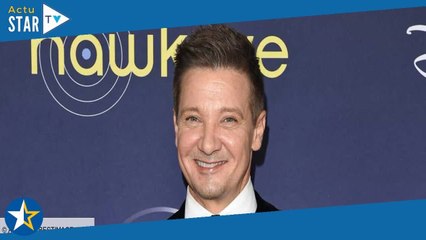 Jeremy Renner hospitalisé après son accident : il donne de ses nouvelles