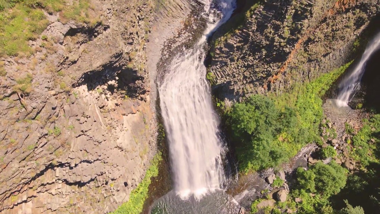 ARDÈCHE - La Cascade du RAY-PIC Site Volcanique Exceptionnel (Vue du ciel)
