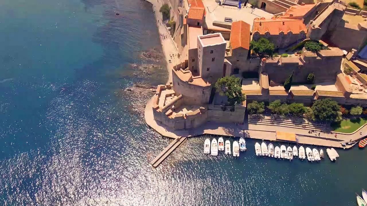 MER MÉDITERRANÉE - La Côte des PYRÉNÉES-ORIENTALES en OCCITANIE Vue du Ciel