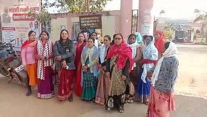 पोषण ट्रेकर के लिए दिया जाए मोबाइल, आंगनबाड़ी कार्यकर्ता सहायिका संघ ने सौंपा ज्ञापन