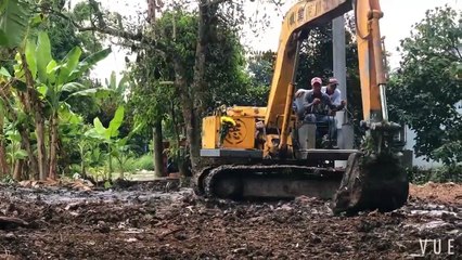 XE CUỐC_ 03 xuống phà bến cao cực nguy hiểm