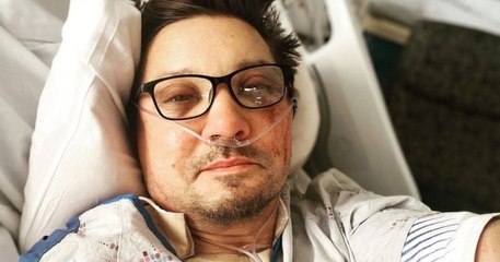 « Je suis trop amoché pour écrire » : Jeremy Renner donne de ses nouvelles depuis son accident