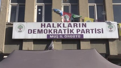 Muşlu aileler çocukları için HDP önündeki eylemlerini sürdürdü