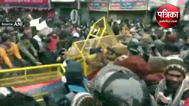 Video: बिहार कर्मचारी चयन आयोग के परीक्षार्थियों पर पुलिस ने किया लाठीचार्ज, दौड़ा-दौड़ाकर पीटा