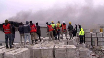 Avcılar'da inşaat işçilerin kaldığı konteynerde yangın çıktı